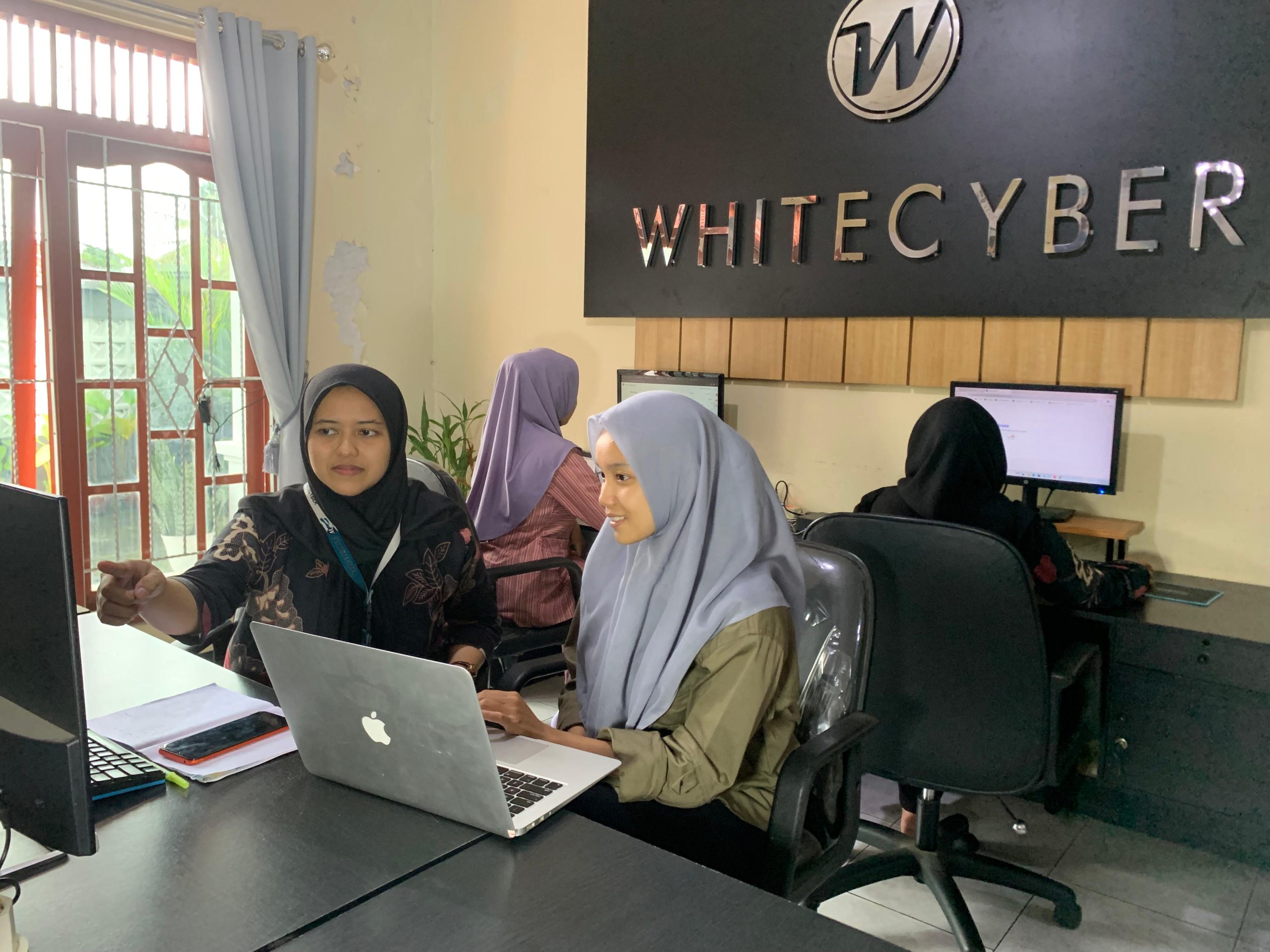 Aktivitas Magang Mahasiswa UNIMUS di Whitecyber